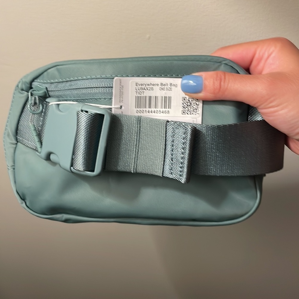 NWT Everywhere Belt Bag in Tidewater Teal [lululemon athletica] - Picture 3 of 3